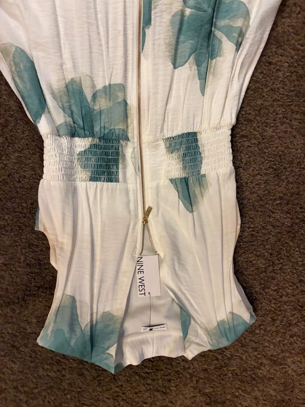 Spring dress - Picture 2 of 4